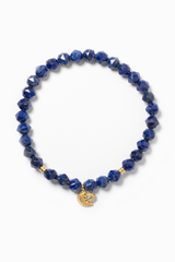 Blaues Armband aus Lapis-Lazuli für Damen mit natürlichen Edelsteinperlen goldenem Sonne-Mond Anhänger.