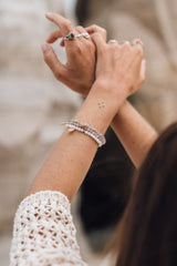 kombination filigrane armbänder aus achat und mondstein look